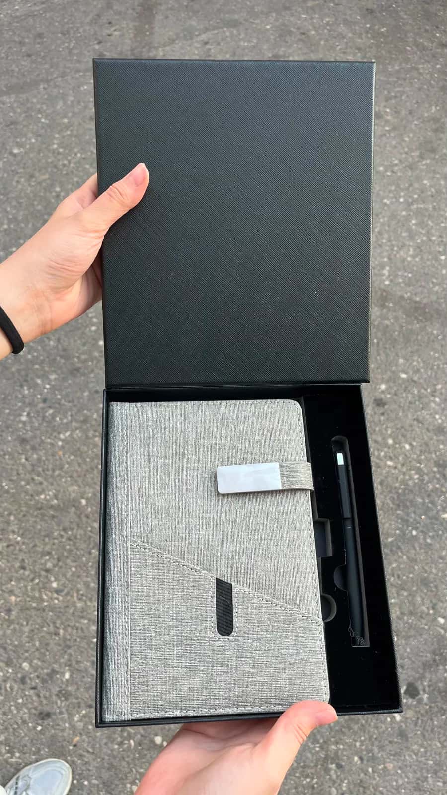 Gift notebook and pen set - Tenderyard