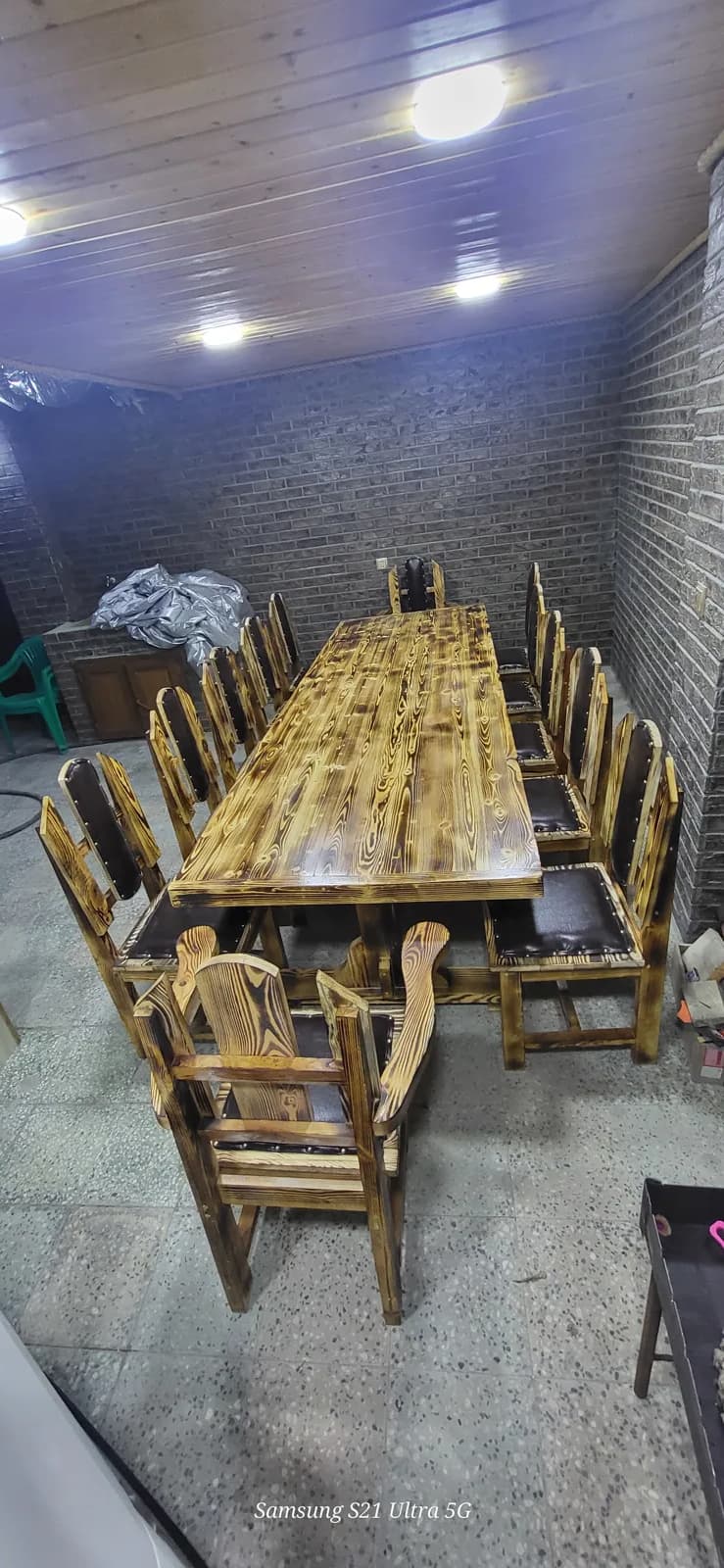 Masa-stul dəsti, Açıq narıncı rəng