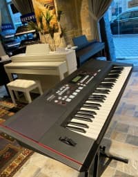 Sintezator və portativ piano Roland — şəkil 5