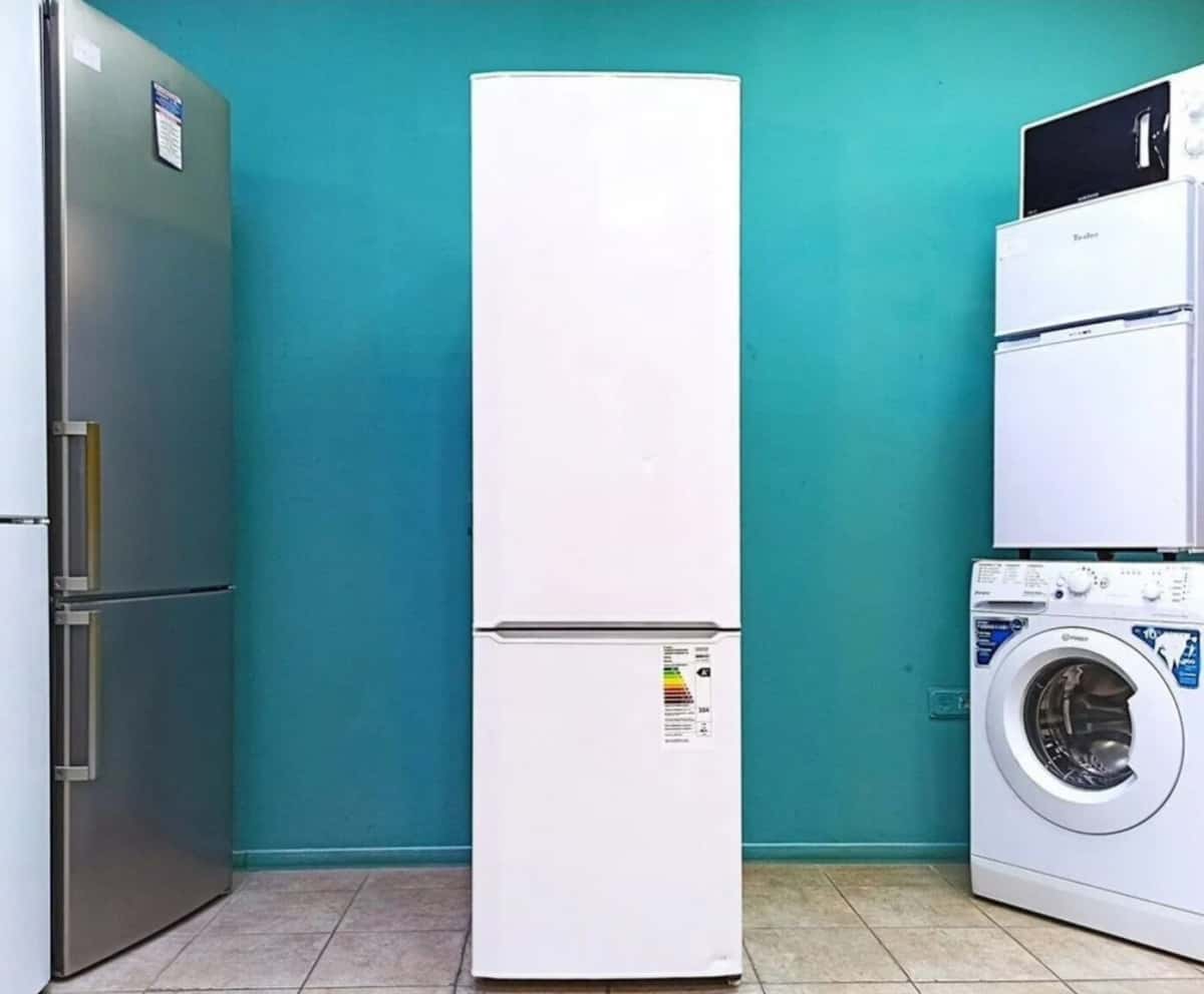 Indesit refrigerator - Tenderyard