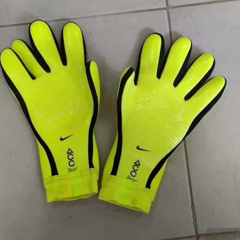 Nike Mercurial football goalkeeper gloves - Tenderyard