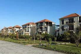 6 otaqlı mənzil 280 m² satılır