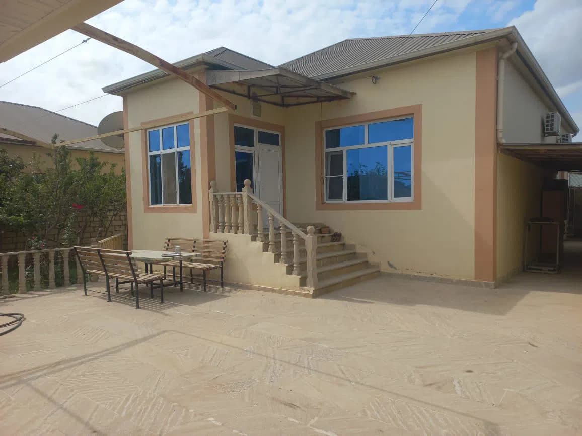 4 otaqlı həyət evi 140 m² satılır