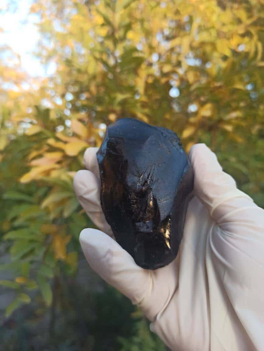 Natural Obsidian stone - Tenderyard