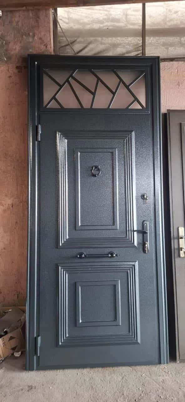 Metal entrance door - Tenderyard