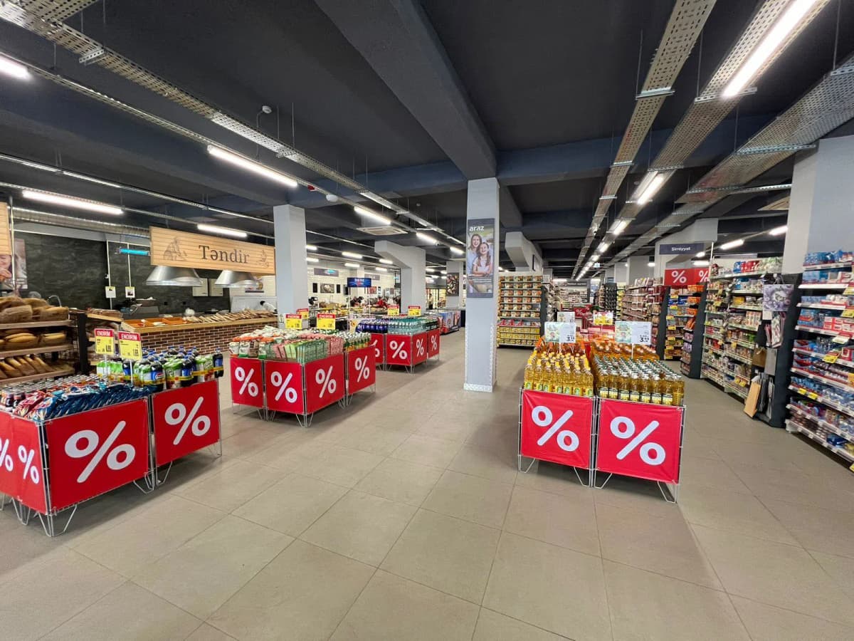 1500 m² Əla təmirli obyekt satılır