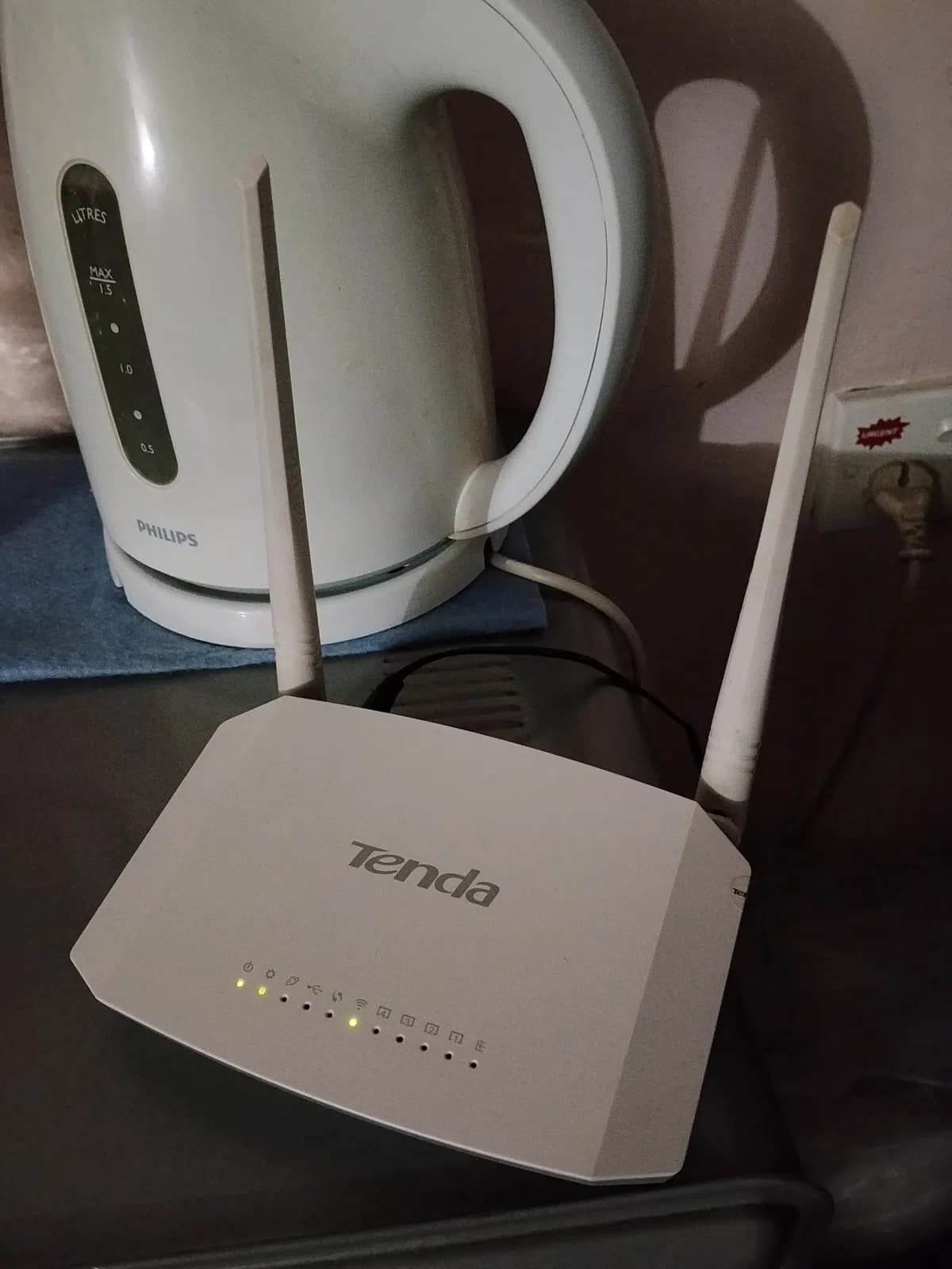 Tenda Wi-Fi router