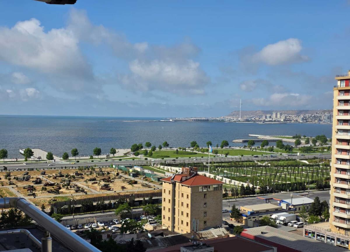4 otaqlı mənzil 135 m² satılır Bakı, Xətai r.