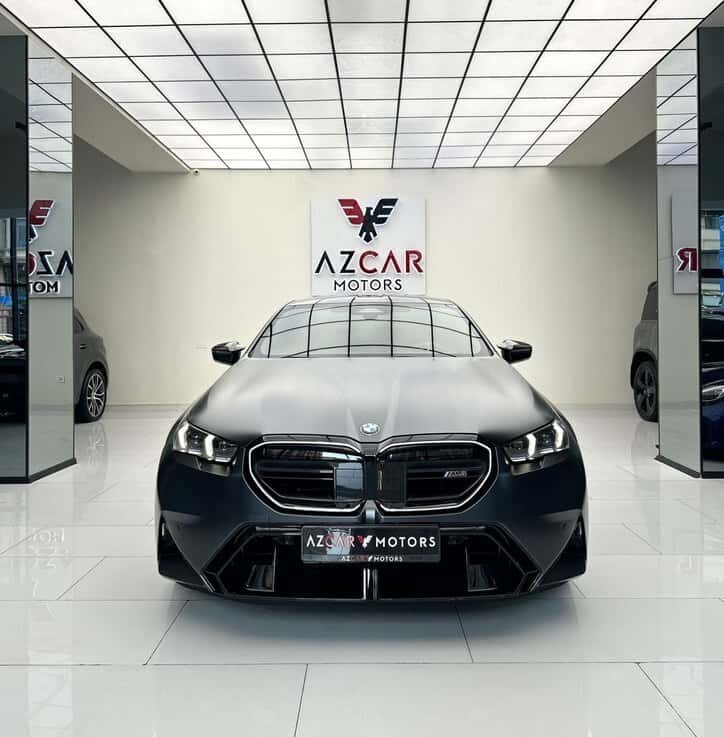 BMW M5, 2025 il, 7000 km, 4400 L - Tenderyard