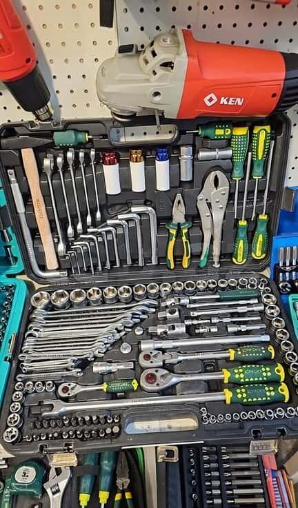 Universal Tool and Wrench Sets - Tenderyard