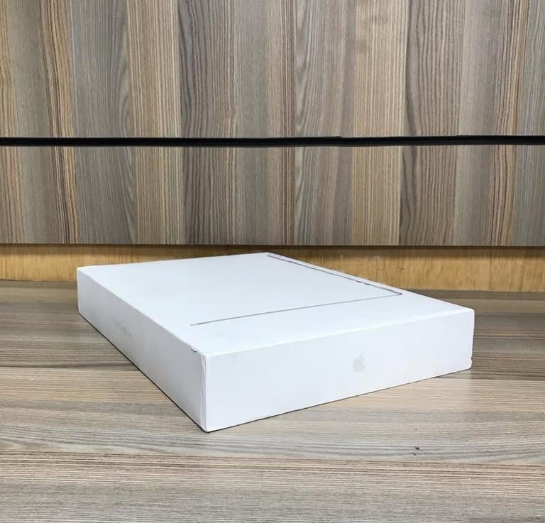 Apple markalı notbuk, Boz rəng