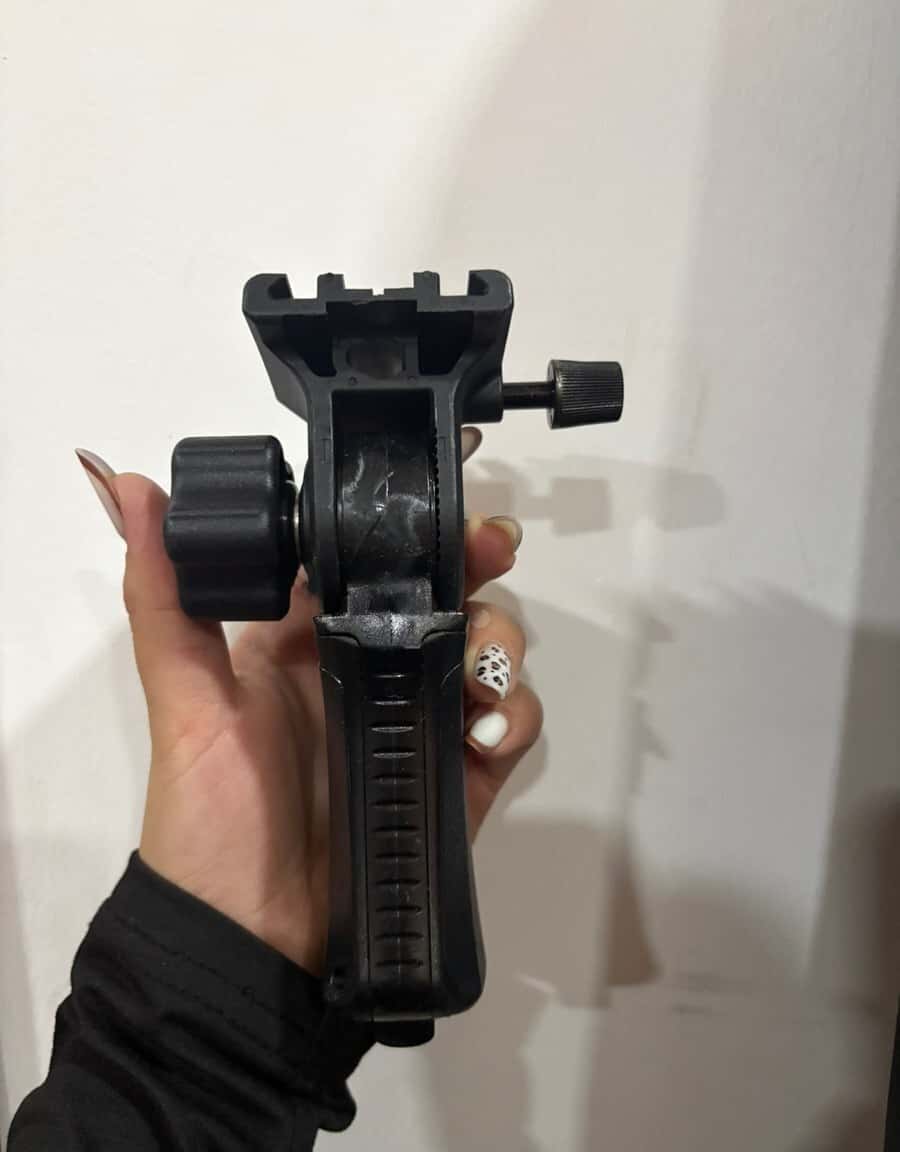 Handle for flash and softbox - Tenderyard