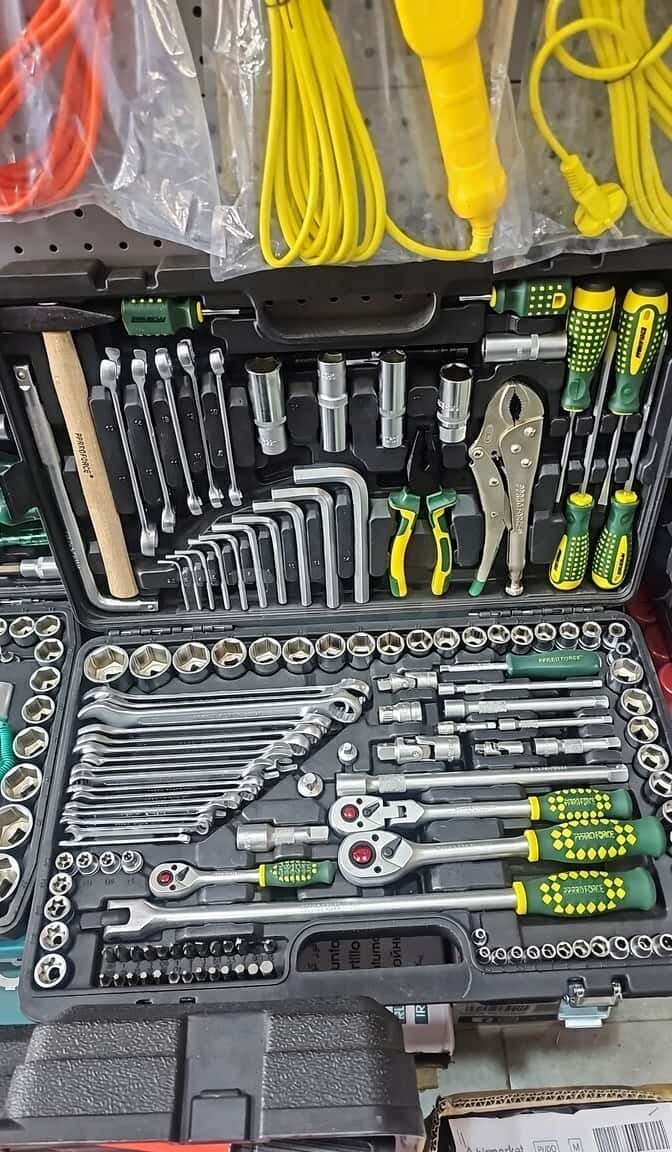 141-piece universal tool and wrench set - Tenderyard