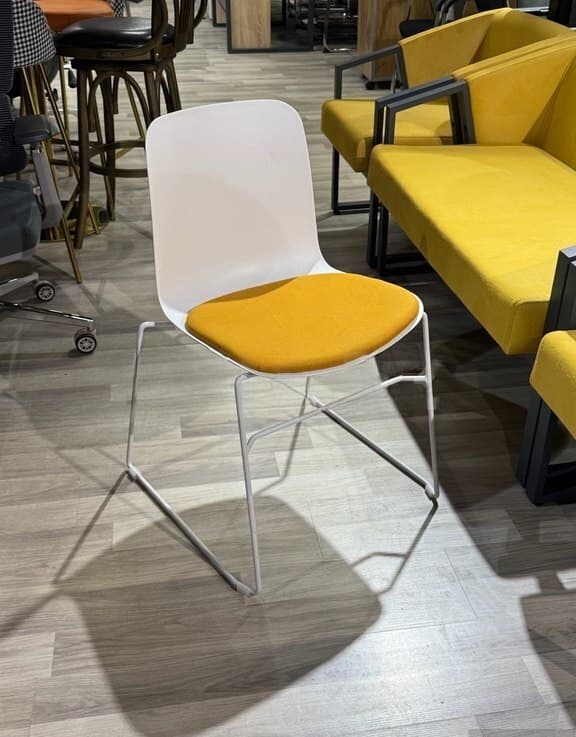 Sarı rəng, Ofis üçün kreslo