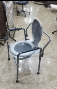 Xəstələr üçün qatlanan sanitar unitaz-stul — şəkil 2