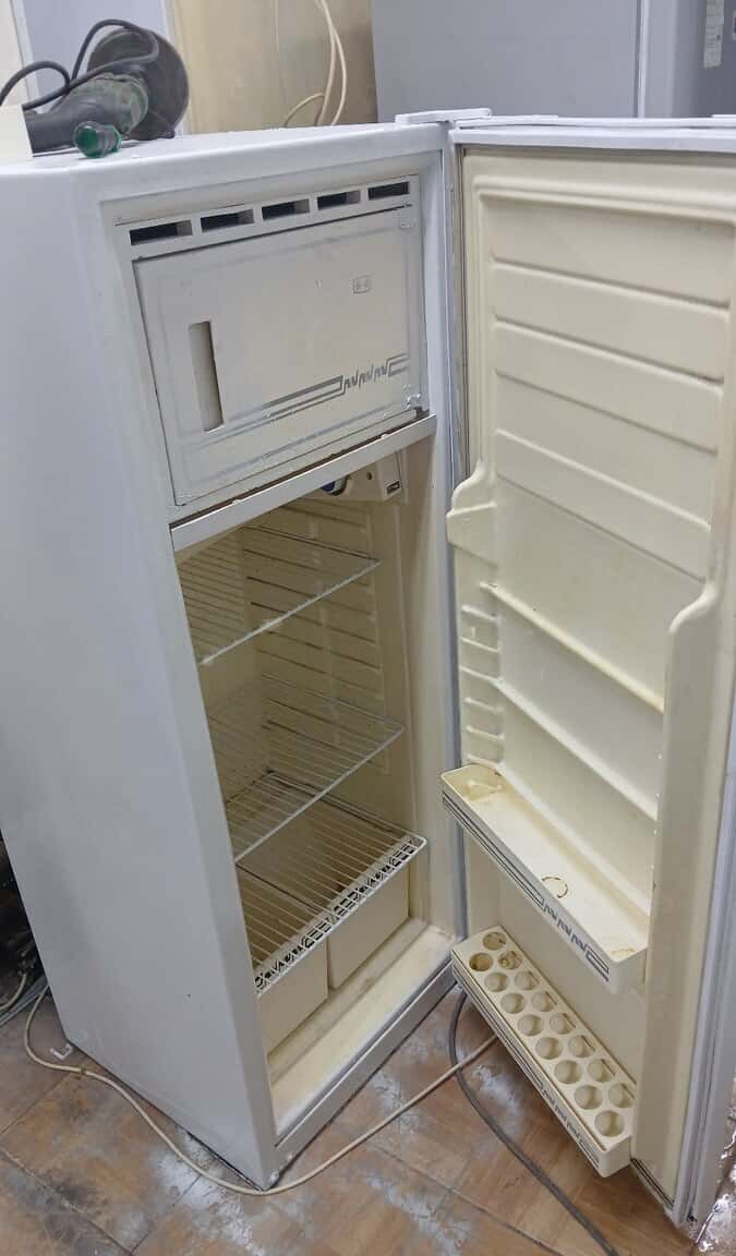 Indesit refrigerator - Tenderyard