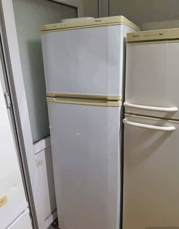 Indesit refrigerator - Tenderyard