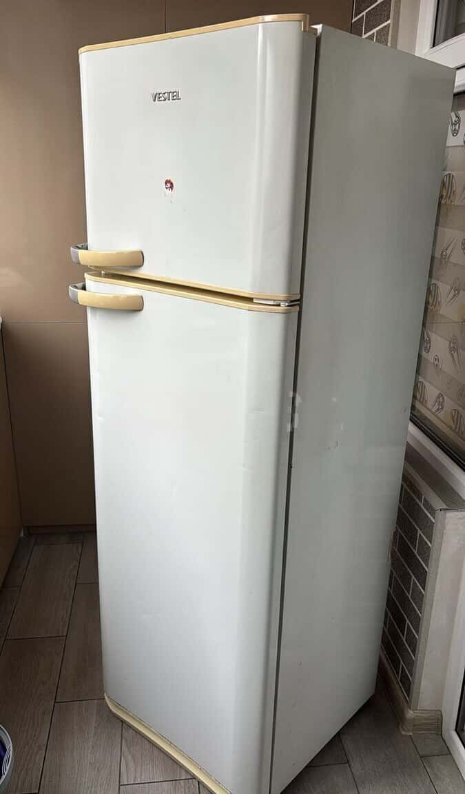 Indesit refrigerator - Tenderyard