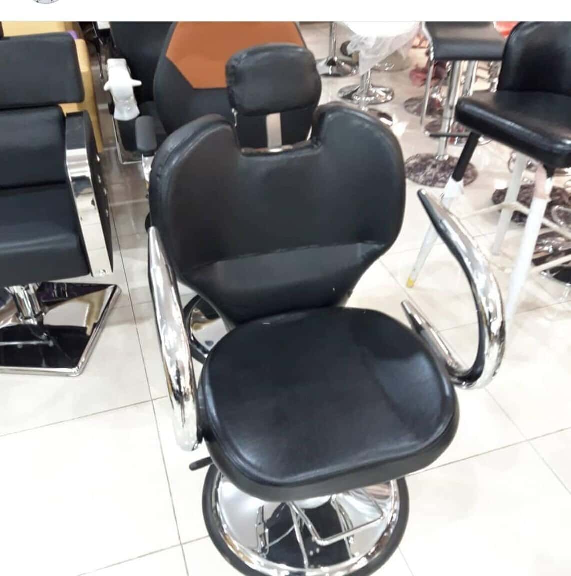 Barber and beauty salon chair - Tenderyard