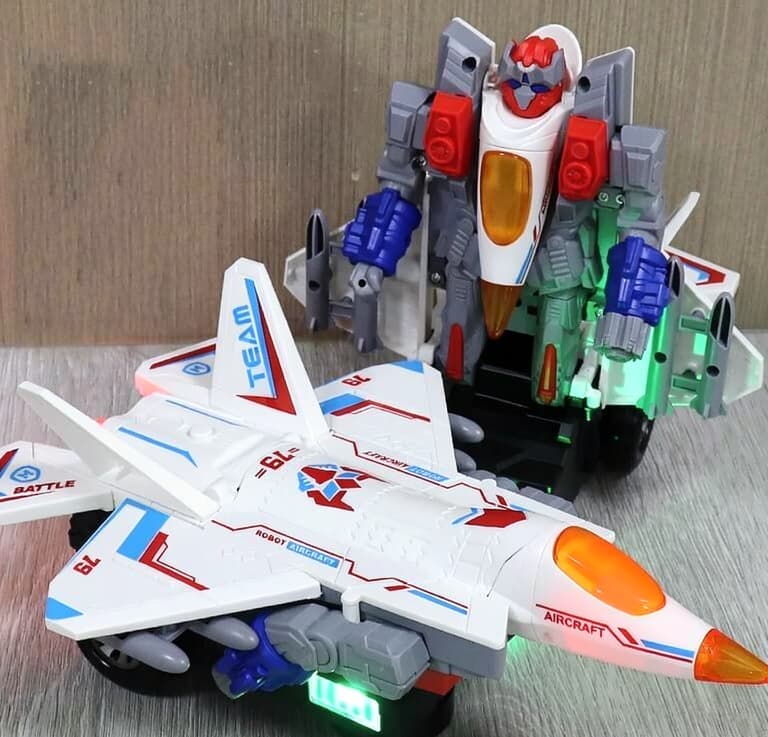Pultla idarə olunan transformasiya edən robot təyyarə