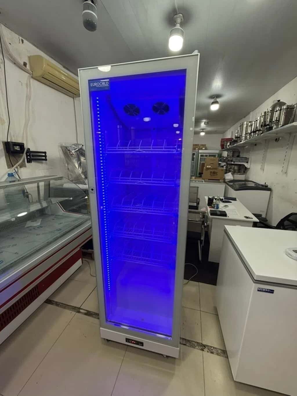 Eurocold Refrigerated Display Case for Water 200x65x62 cm - Tenderyard