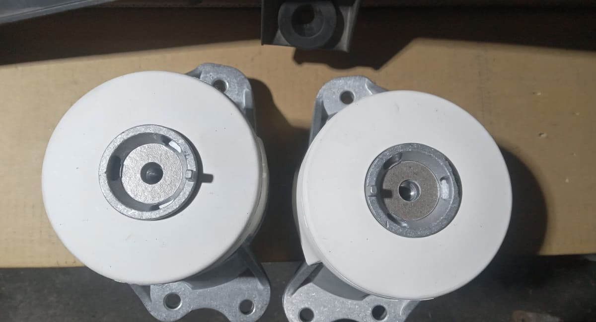 Mühərrik yastığı Mercedes-Benz modelləri üçün