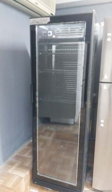 Refrigerated display case - Tenderyard
