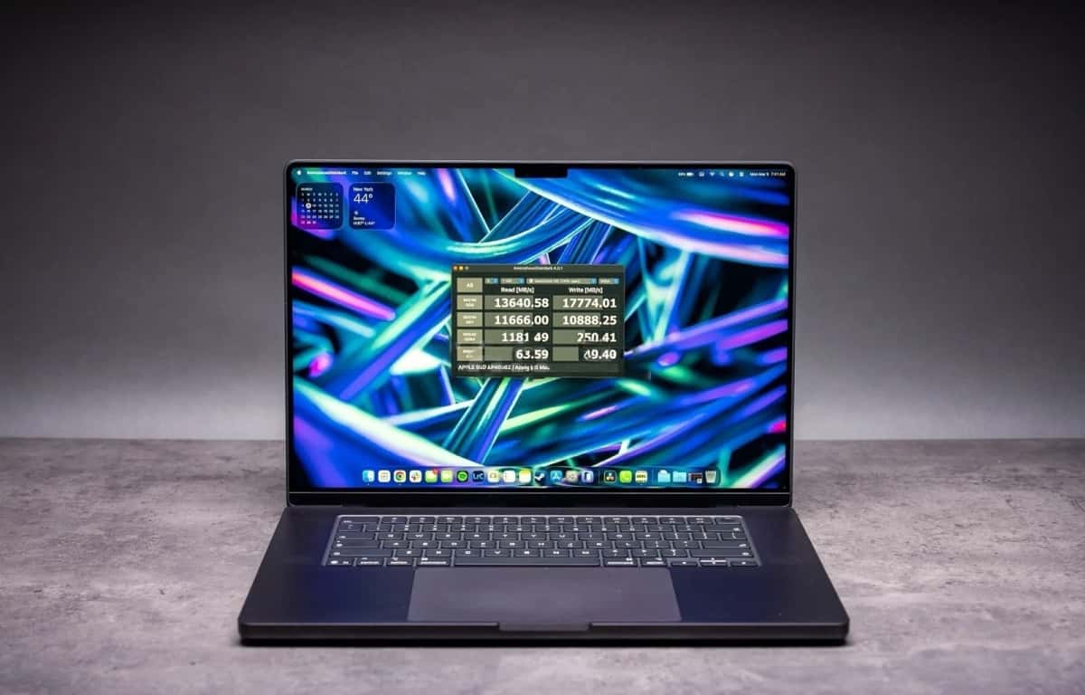 Apple brand laptop, Gray color - Tenderyard