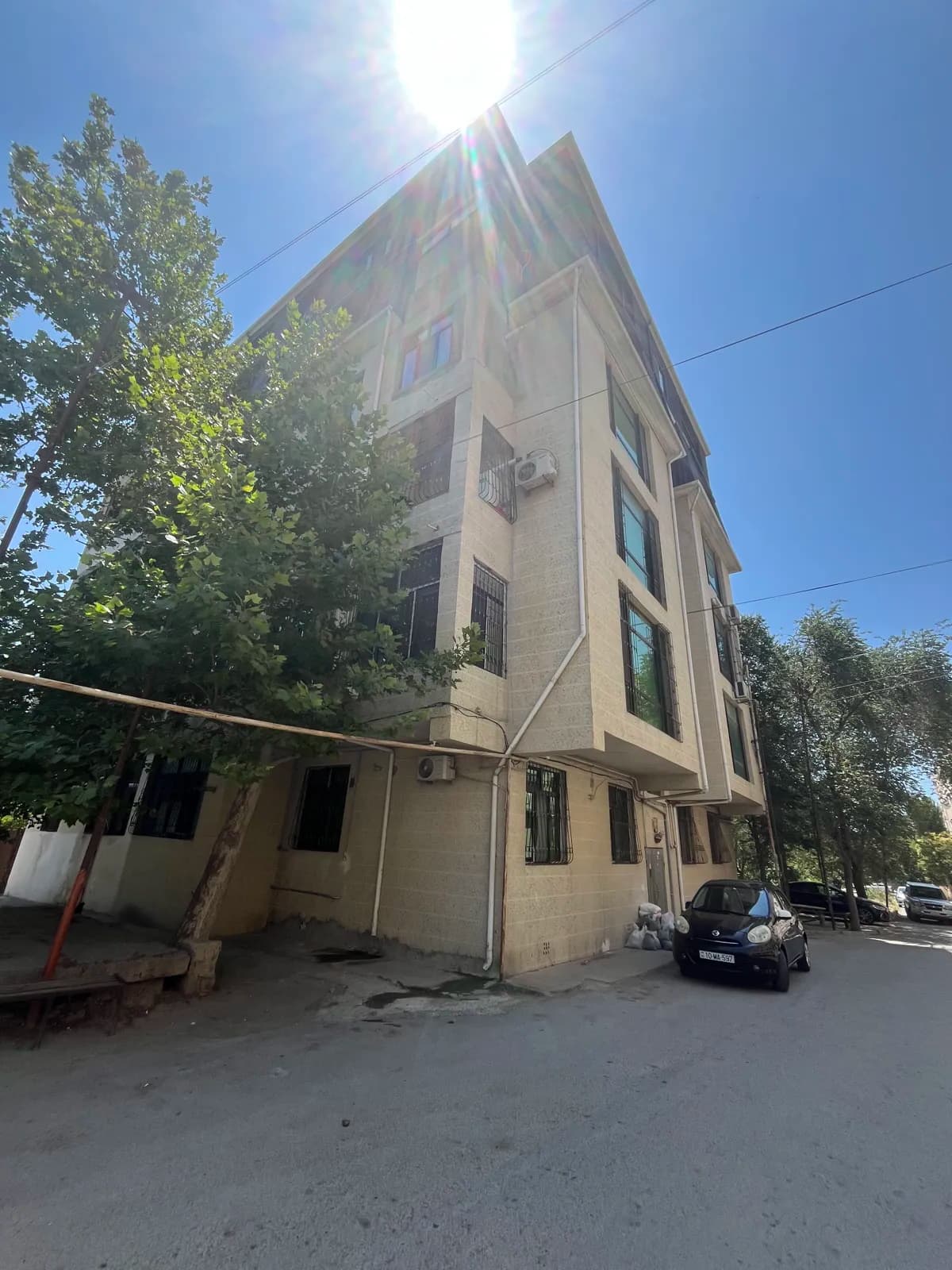 2 otaqlı mənzil 75 m² satılır