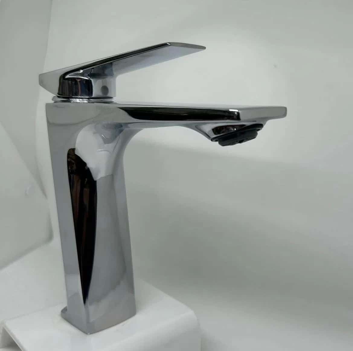 Bathroom faucet, Silver color - Tenderyard