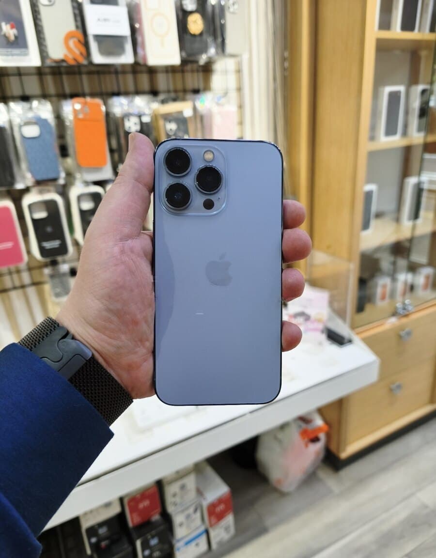 Apple iPhone 13 Pro, 6 GB