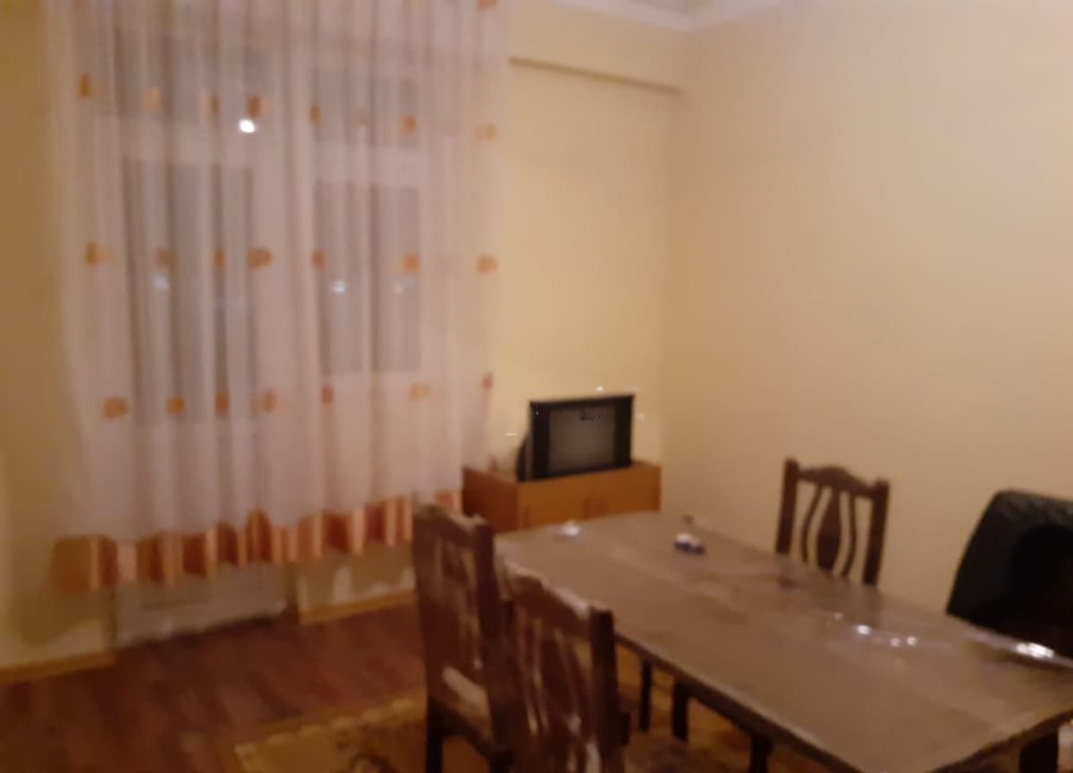 3 otaqlı mənzil 45 m² kirayə verilir