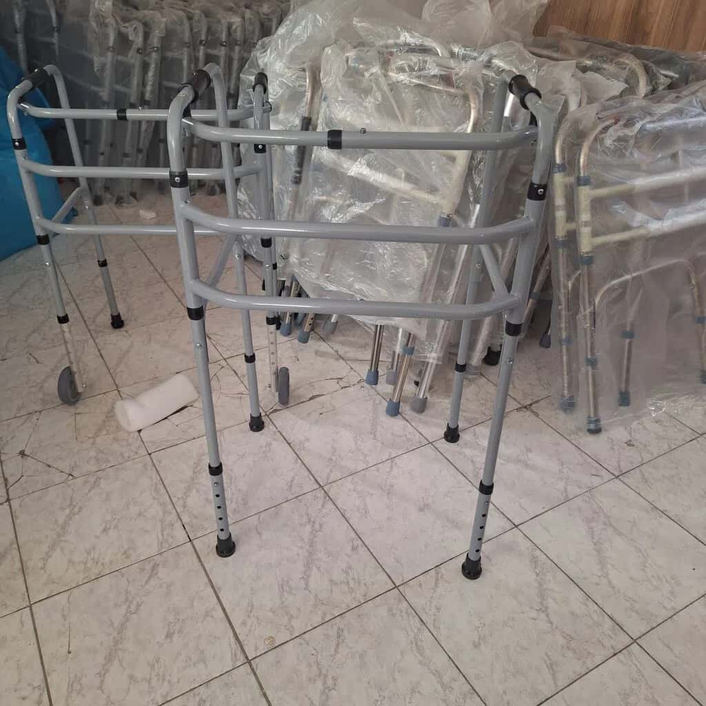 Height-adjustable medical walker - Tenderyard