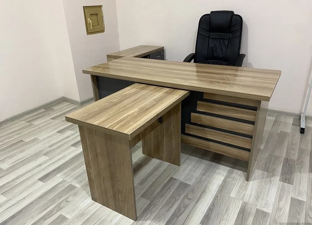 Ofis masası Qəhvəyi rəng