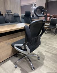 Qara rəng, Ofis üçün kreslo — şəkil 2