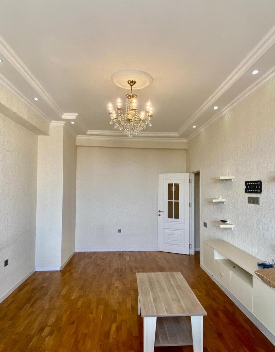 2 otaqlı mənzil 80 m² satılır