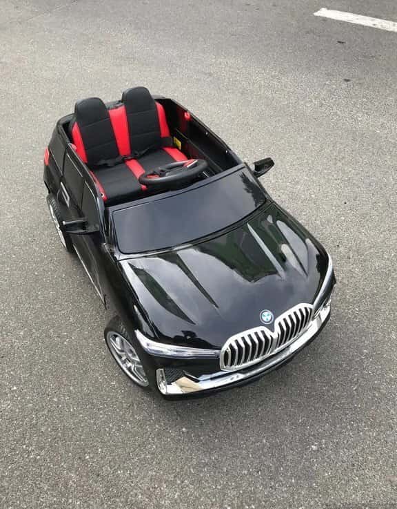 Uşaq avtomobili BMW X7 qara laklı - Tenderyard