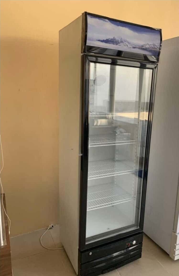 Refrigerated display case - Tenderyard