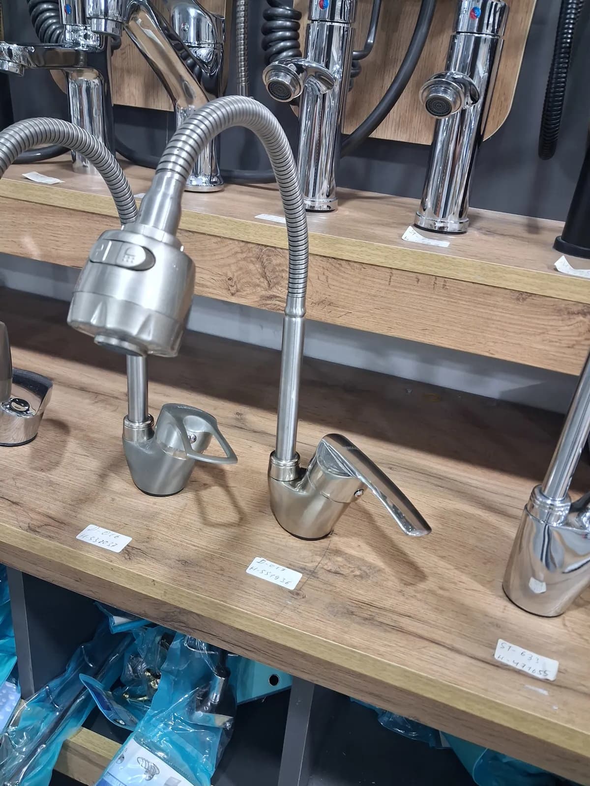 Mətbəx kranı, Gümüşü rəng