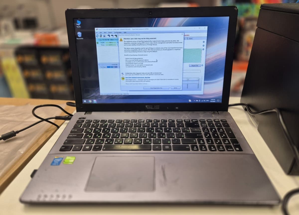 Asus markalı notbuk, Boz rəng