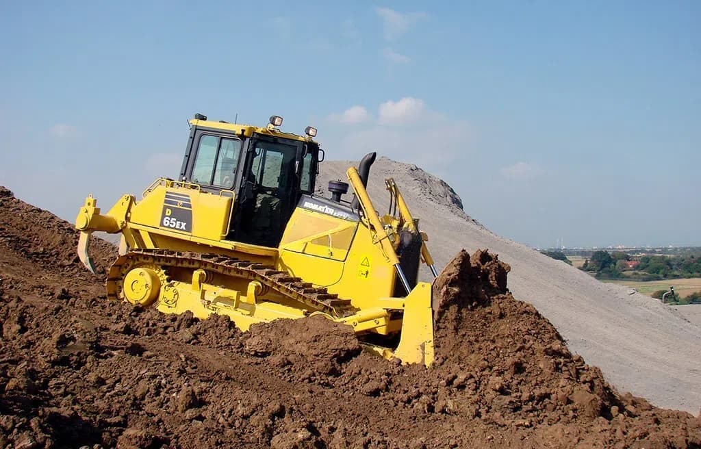 Buldozer Komatsu D65 EX-16