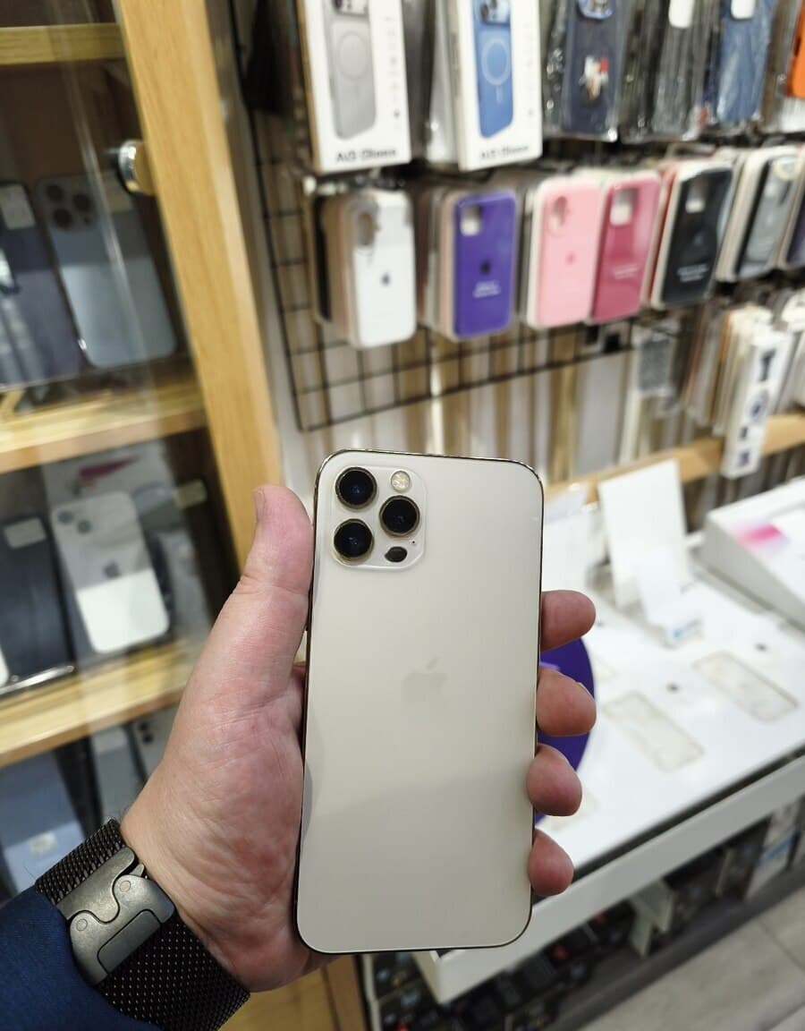 Apple iPhone 12 Pro, 6 GB