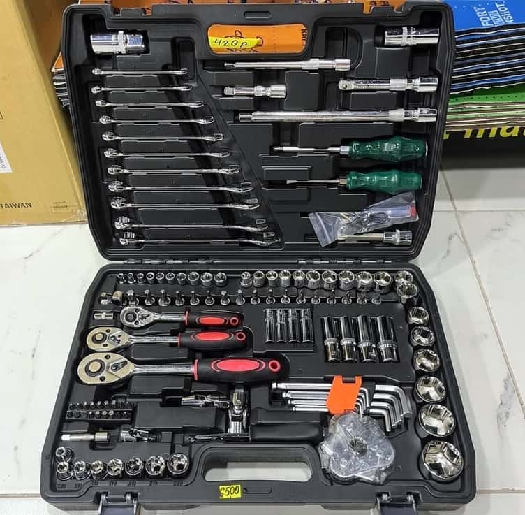 121-piece universal wrench set - Tenderyard