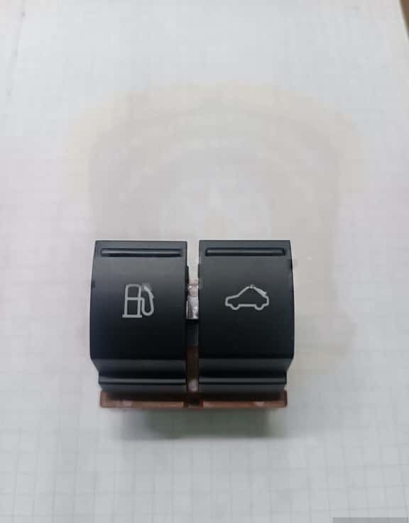 Trunk and fuel tank button for Volkswagen, Seat, Skoda - Tenderyard