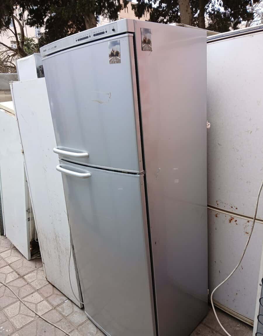 Hotpoint refrigerator - Tenderyard
