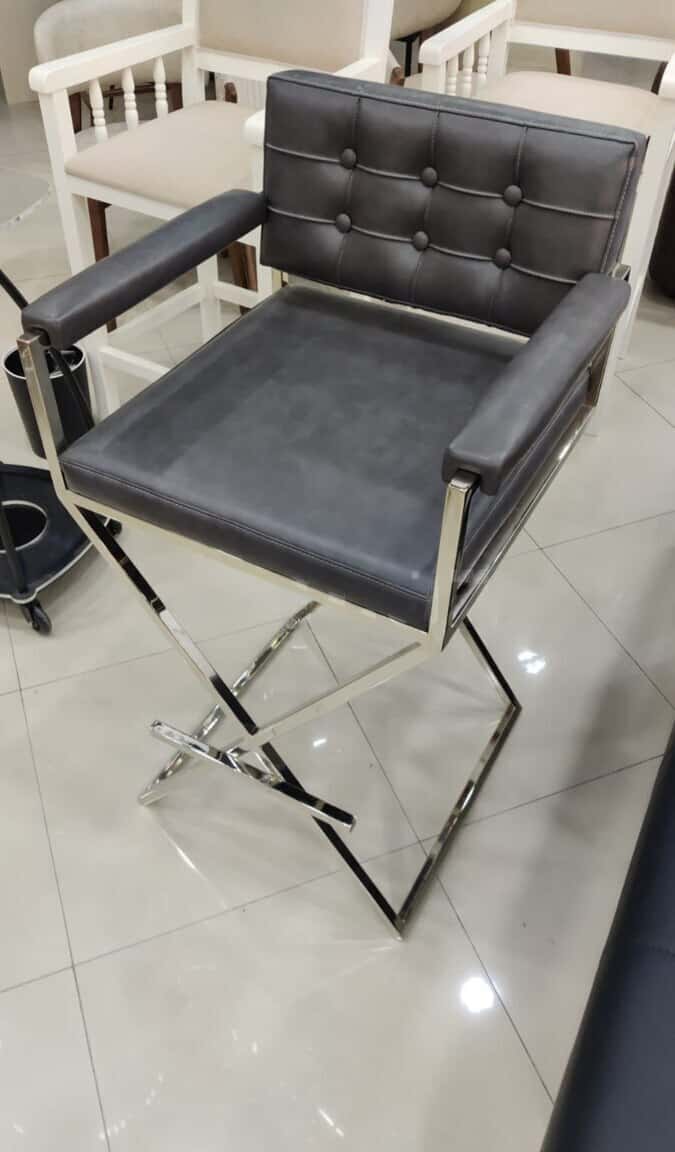 Makeup chair for salon - Tenderyard