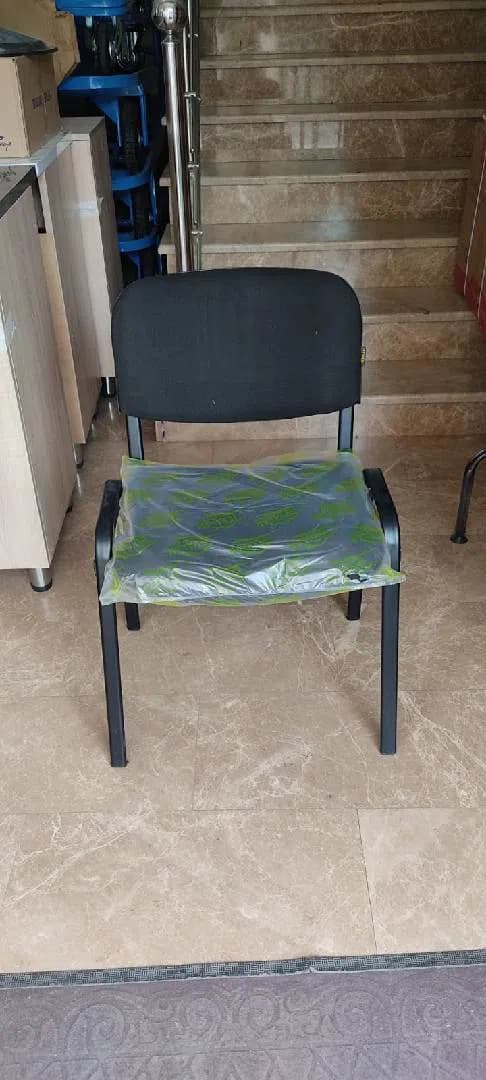 Qara rəng, Ofis stulu