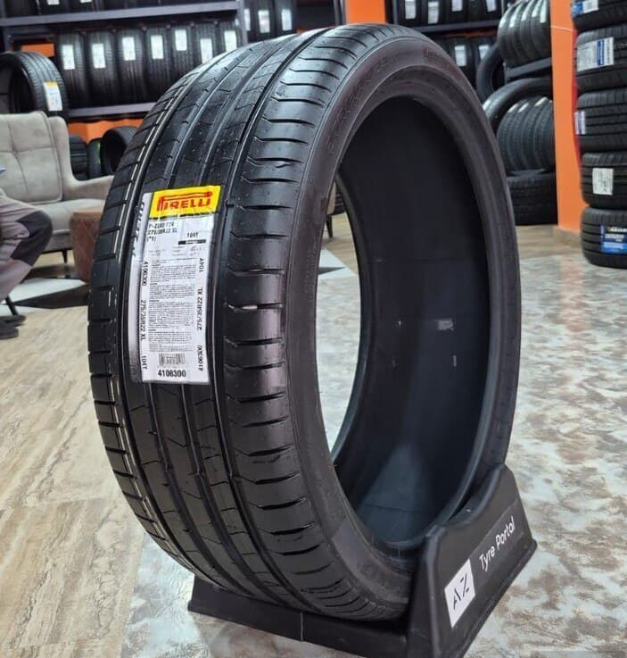 Pirelli P Zero PZ4 Luxury 275/35 R22 Şini