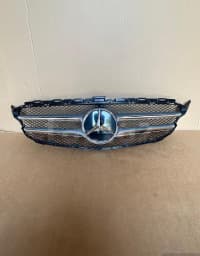 Radiator barmaqlığı Mercedes W205 — şəkil 6