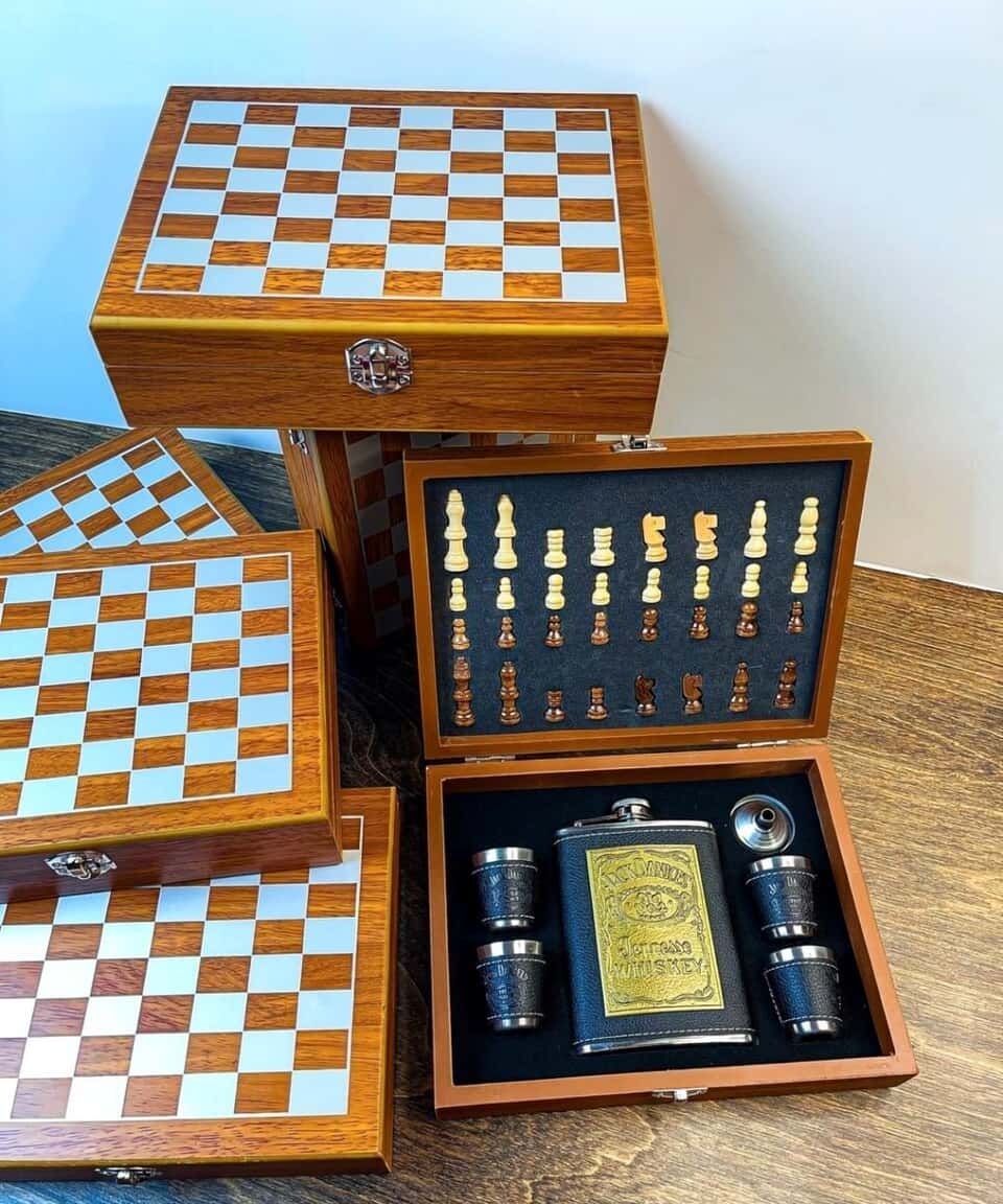 Chess and Wine Set Gift Set - Tenderyard